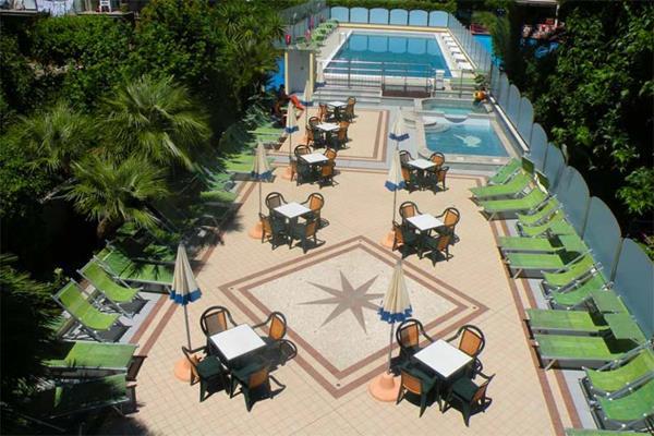 Miriam Hotel Pietra Ligure Kültér fotó